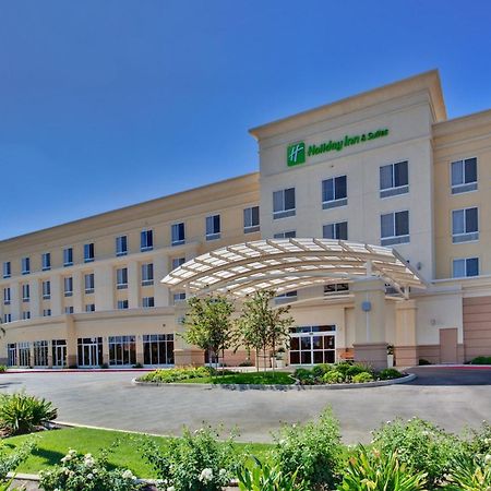 Holiday Inn & Suites Bakersfield By Ihg Exterior photo