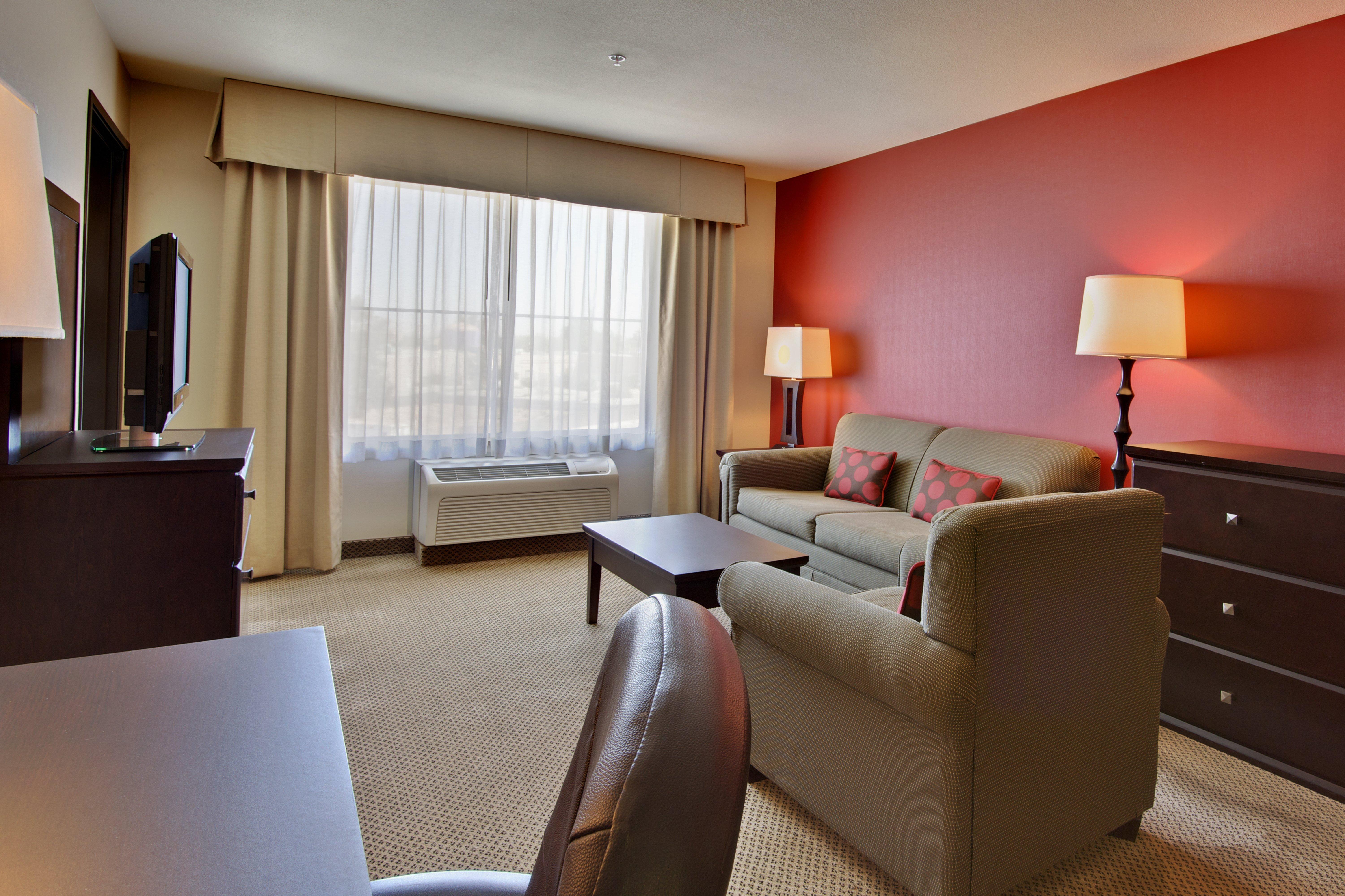 Holiday Inn & Suites Bakersfield By Ihg Exterior photo