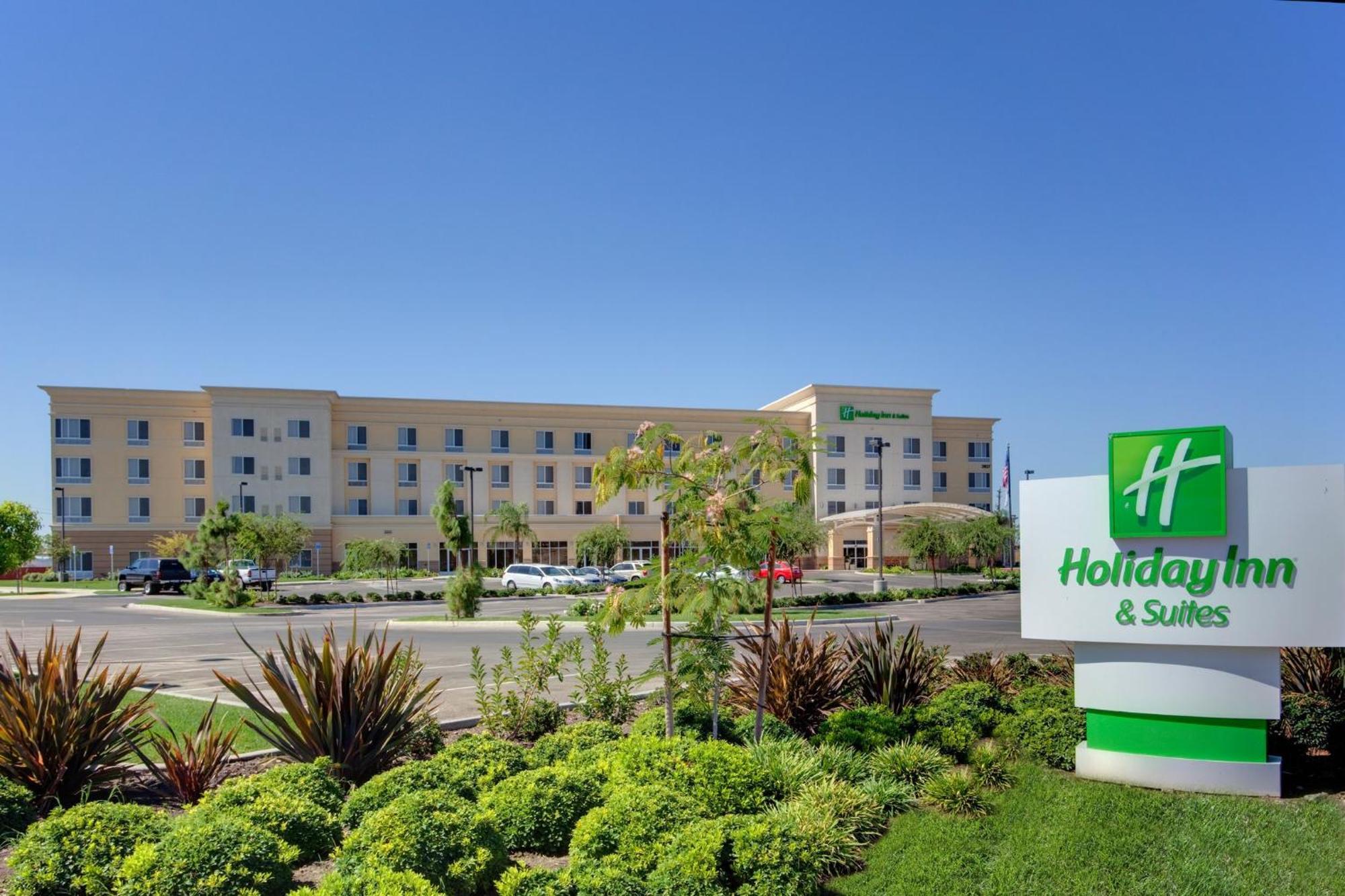 Holiday Inn & Suites Bakersfield By Ihg Exterior photo